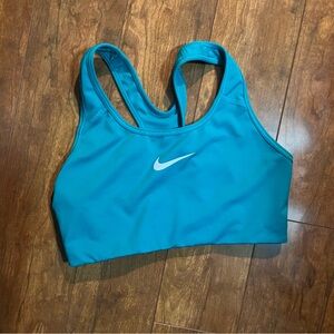 Nike Swoosh Sports Bra – No Padding, Medium
